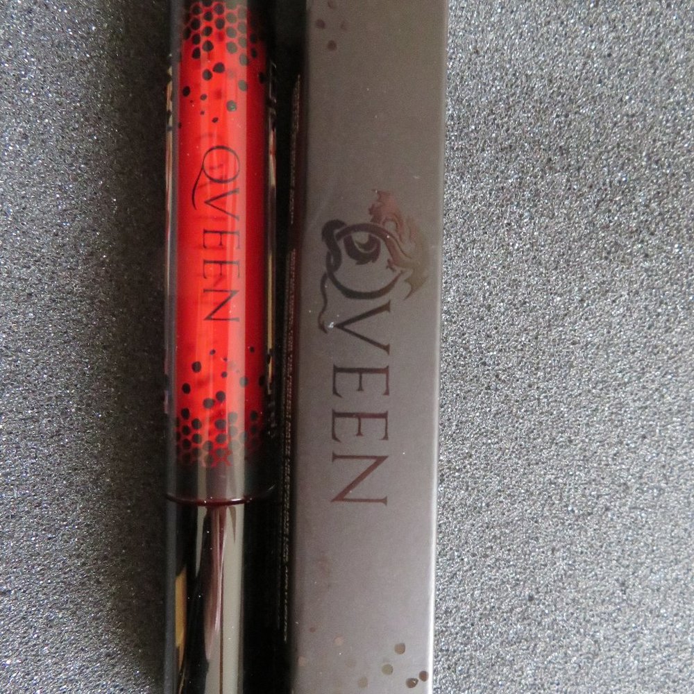 NWOT-Qveen Studeo Matt Liquid Lip Satin